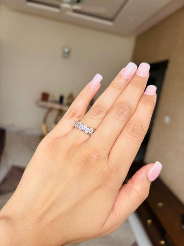 Linear Tear Drop Band Ring